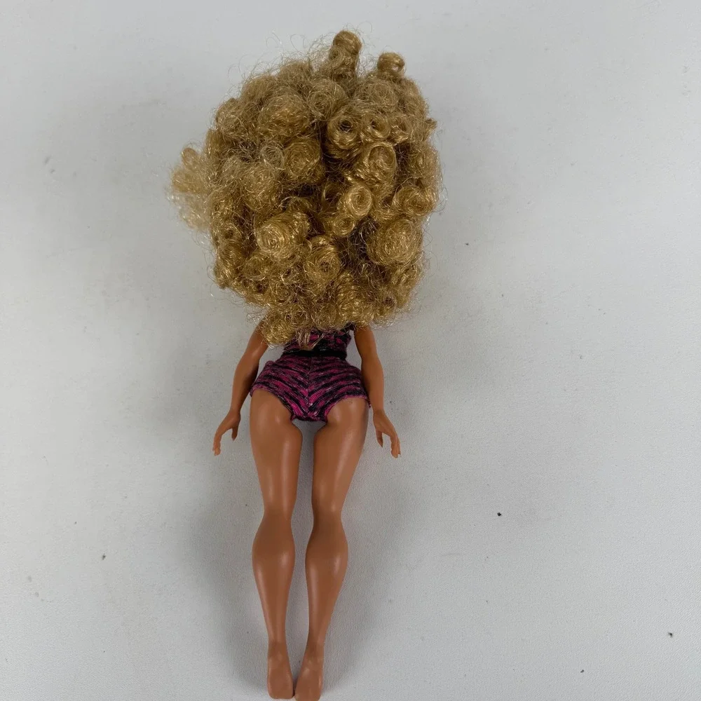 MGA LOL Surprise OMG Fashion Doll Blonde Curly Hair Pink Striped Outfit 2019